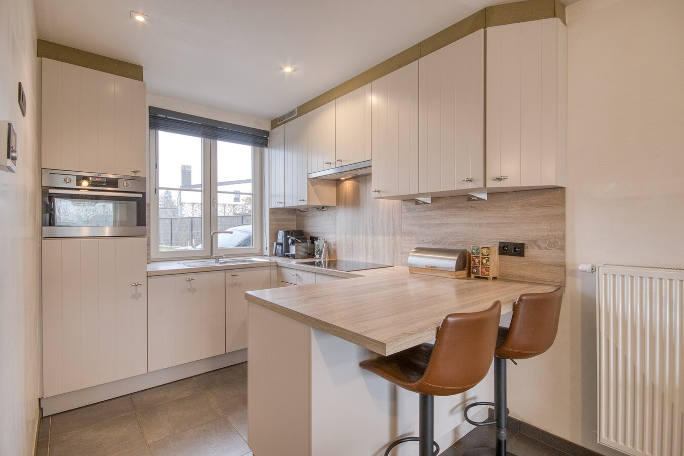 Recente woning (bouwjaar 2013) met grote tuin in doodlopende straat ! 