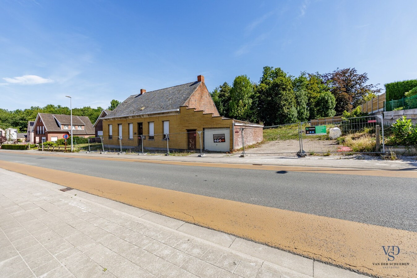 Renovatieproject in hartje Dikkelvenne. 