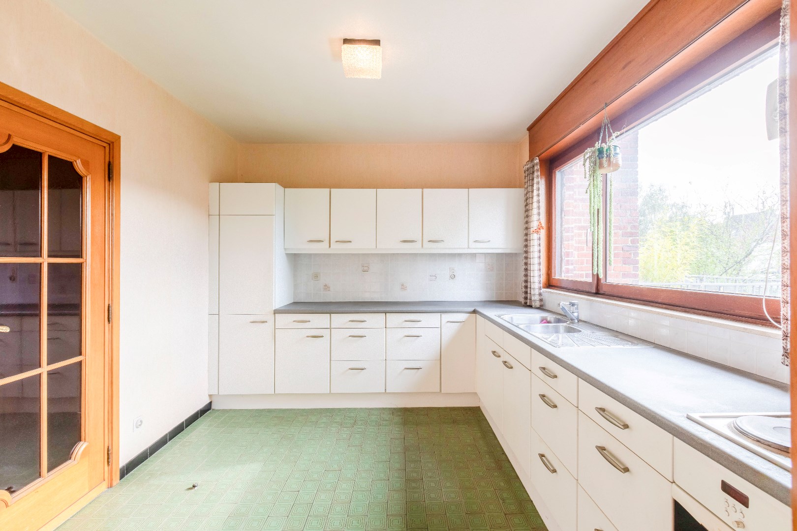 Zeer ruime gezinswoning met tuin en garage nabij Rozenbroekenpark 