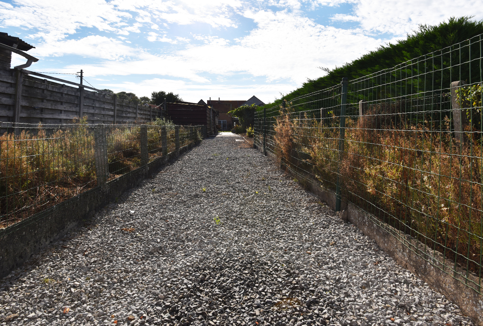 Op te frissen woning met 4 slpks en tuin  te Maldegem Kleit 