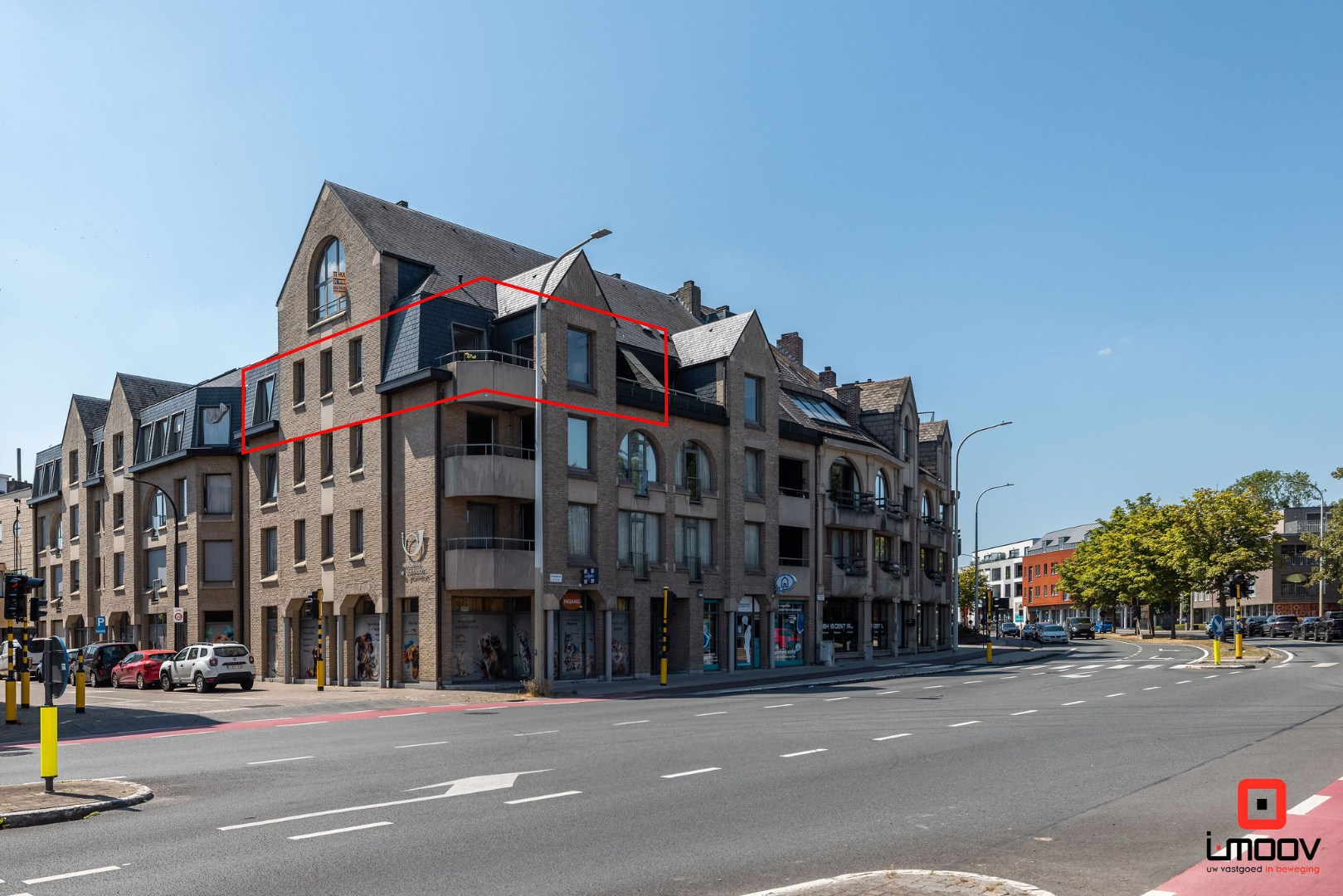 Ruim appartement met 2 slaapkamers, dubbele garage en twee terrassen te Aalst 