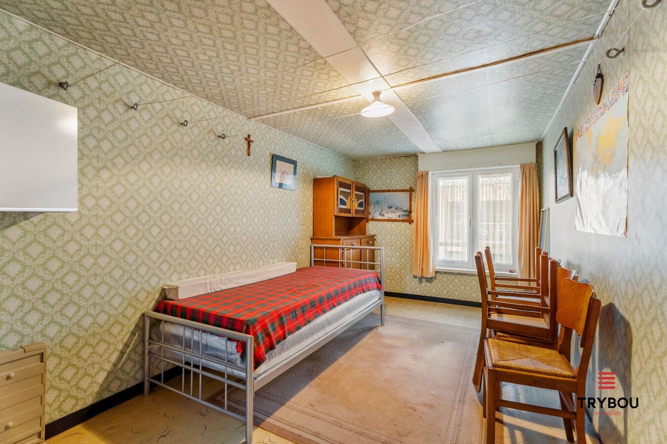 Zeer ruime gezinswoning in het centrum van Merkem 