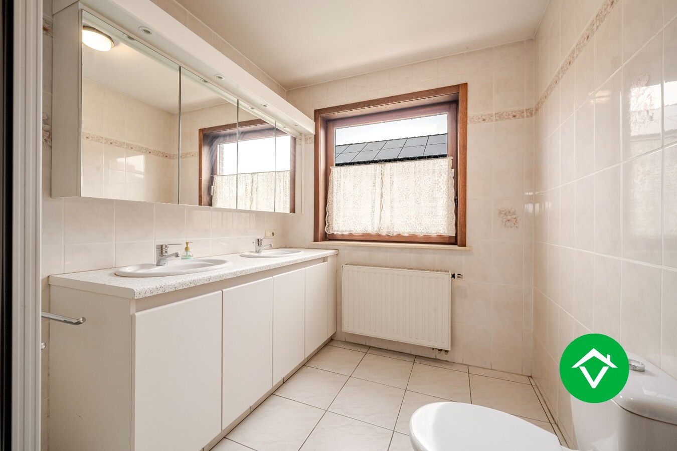 Charmante alleenstaande bungalow met zonnige tuin en garage in Torhout 