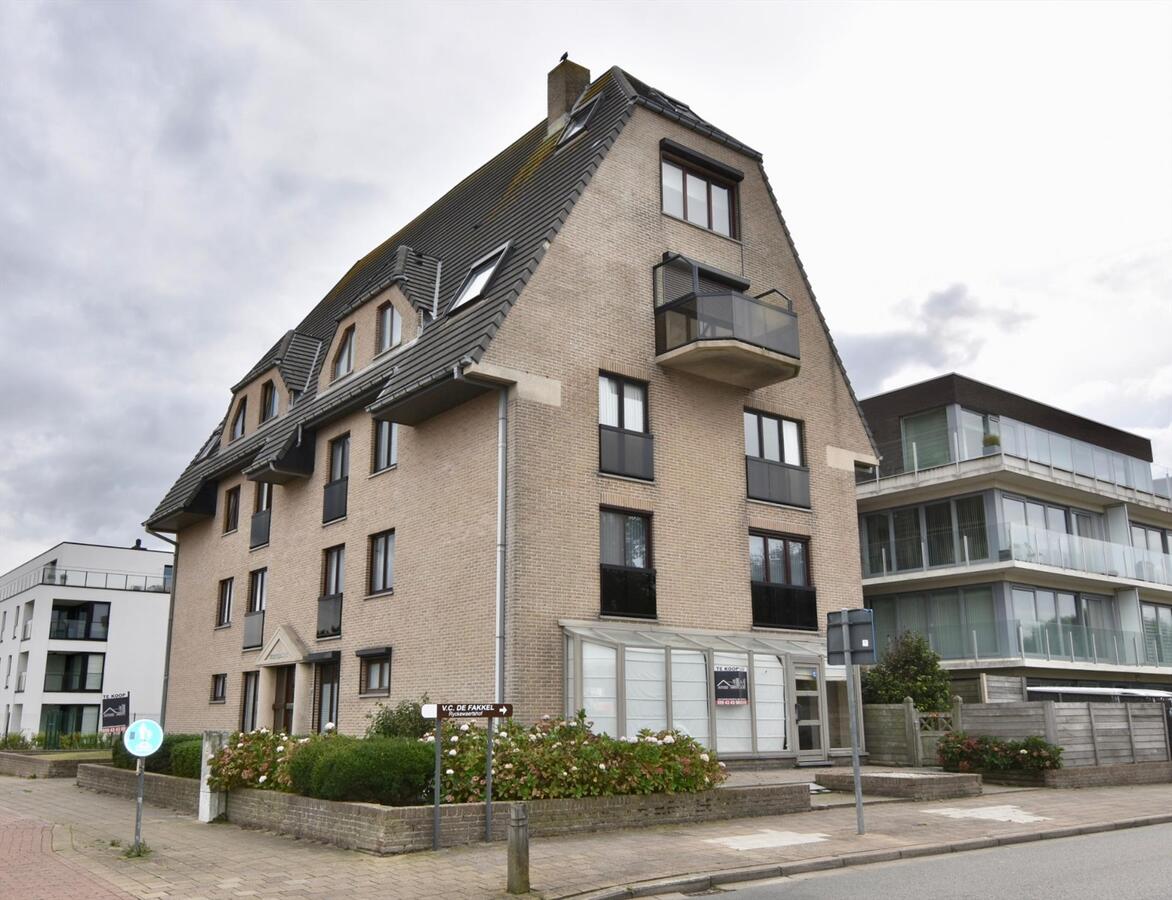 KLASSE APPARTEMENT OP TOPLIGGING AAN ZEE MET MAGNIFIEK TUIN-TERRAS 