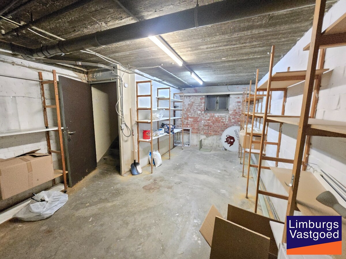 Handelsruimte, 72m² + kelder, op enkele passen van de Grote Markt 