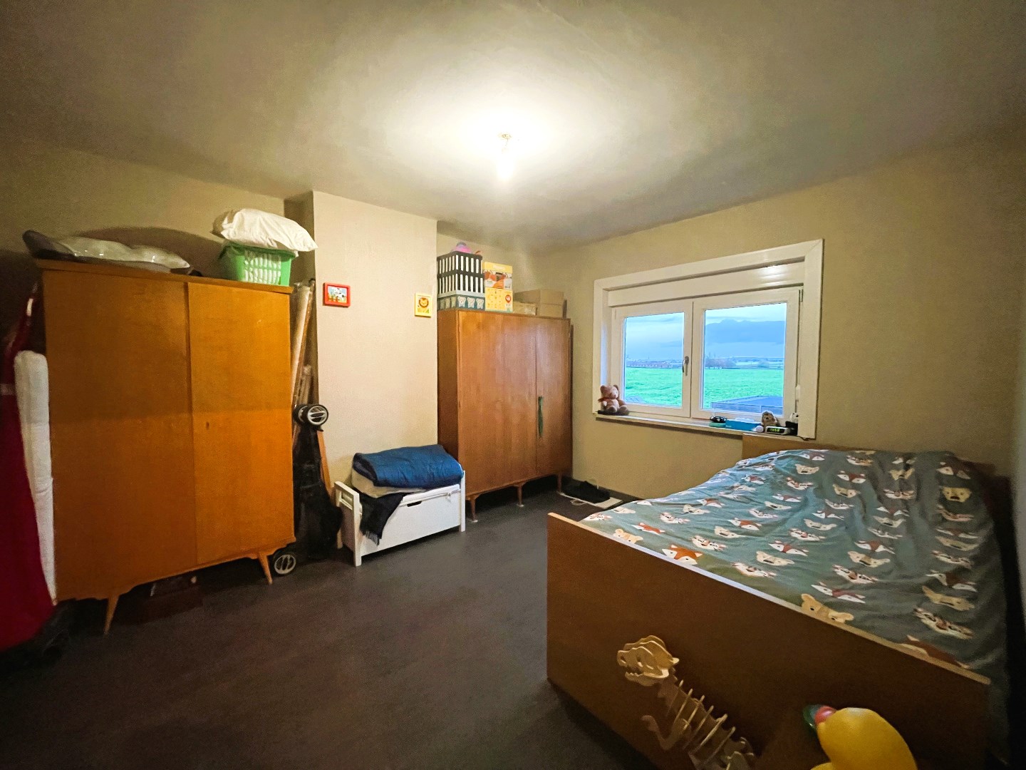 Gezellige rijwoning met 3 slaapkamers en uitweg 