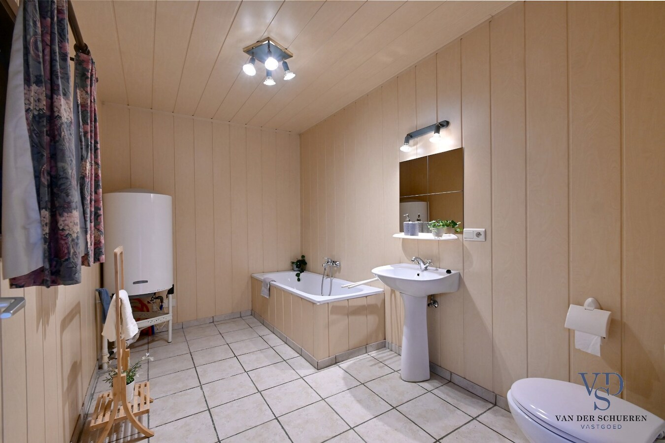 Degelijke rijwoning. 