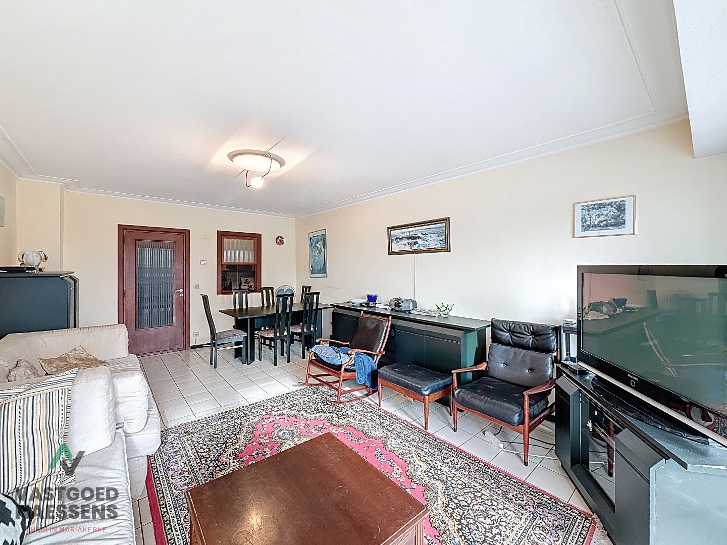 Prêt à emménager, appartement d'une chambre près de la digue. 