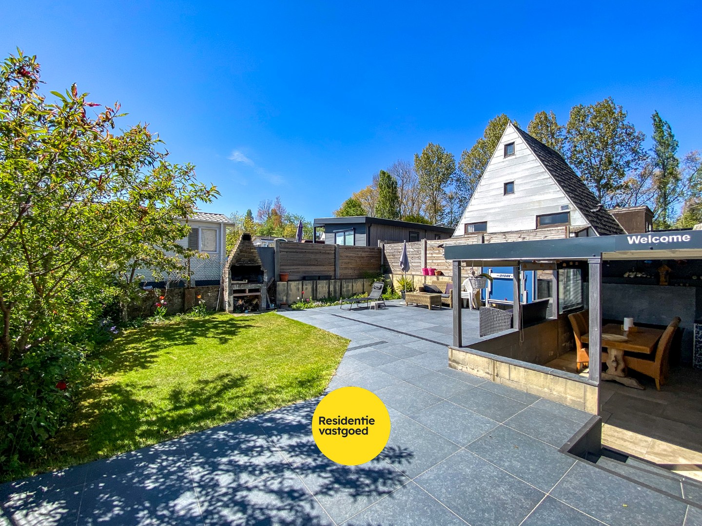 Instapklare woning gelegen op 330m² te Oostduinkerke. 