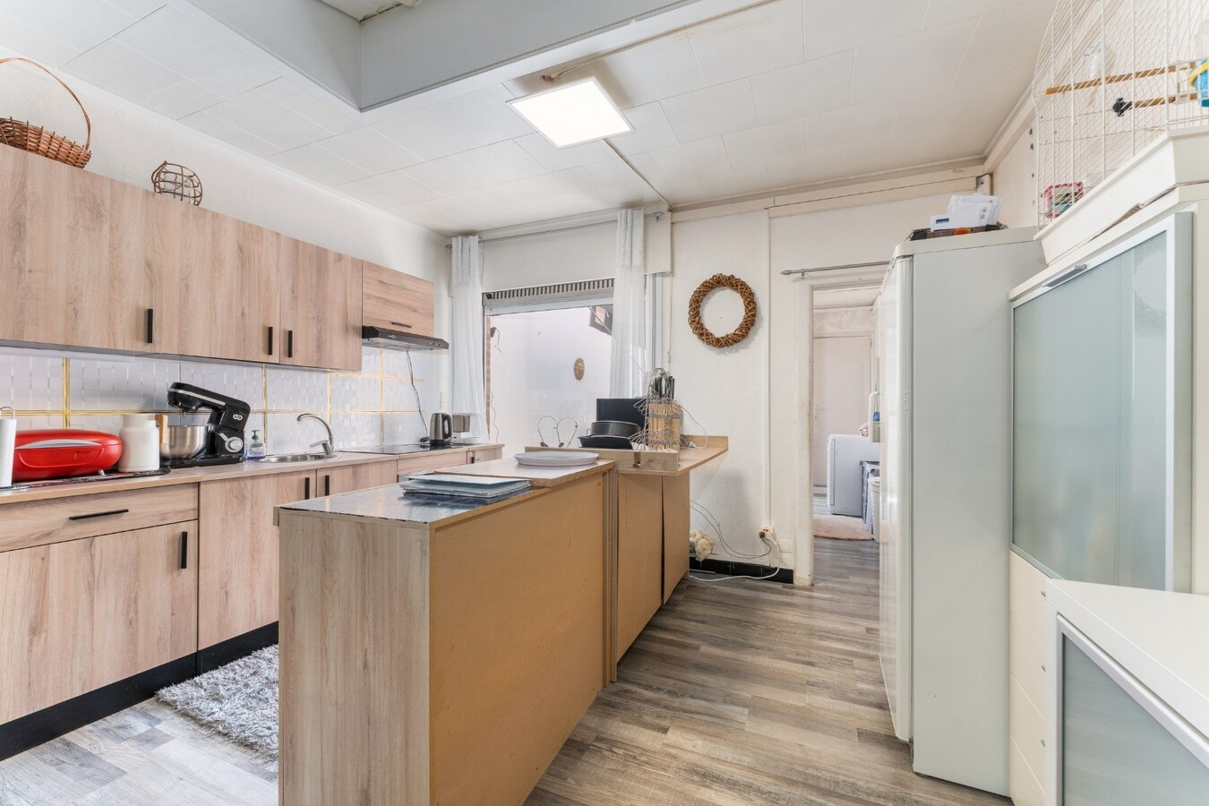 Centrale rijwoning met drie slaapkamers en terras in hartje Roeselare 