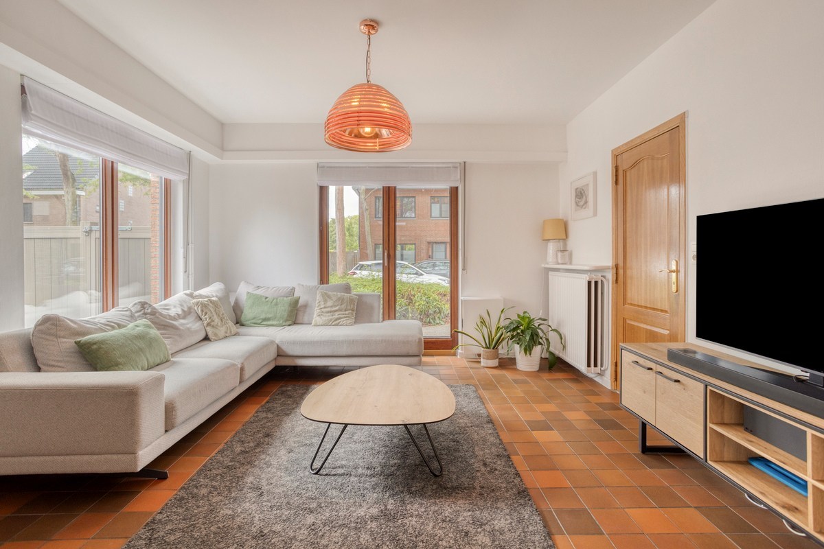 Charmante energiezuinige halfopen bebouwing met 4 slaapkamers, bureau en tuin in centrum Brasschaat 