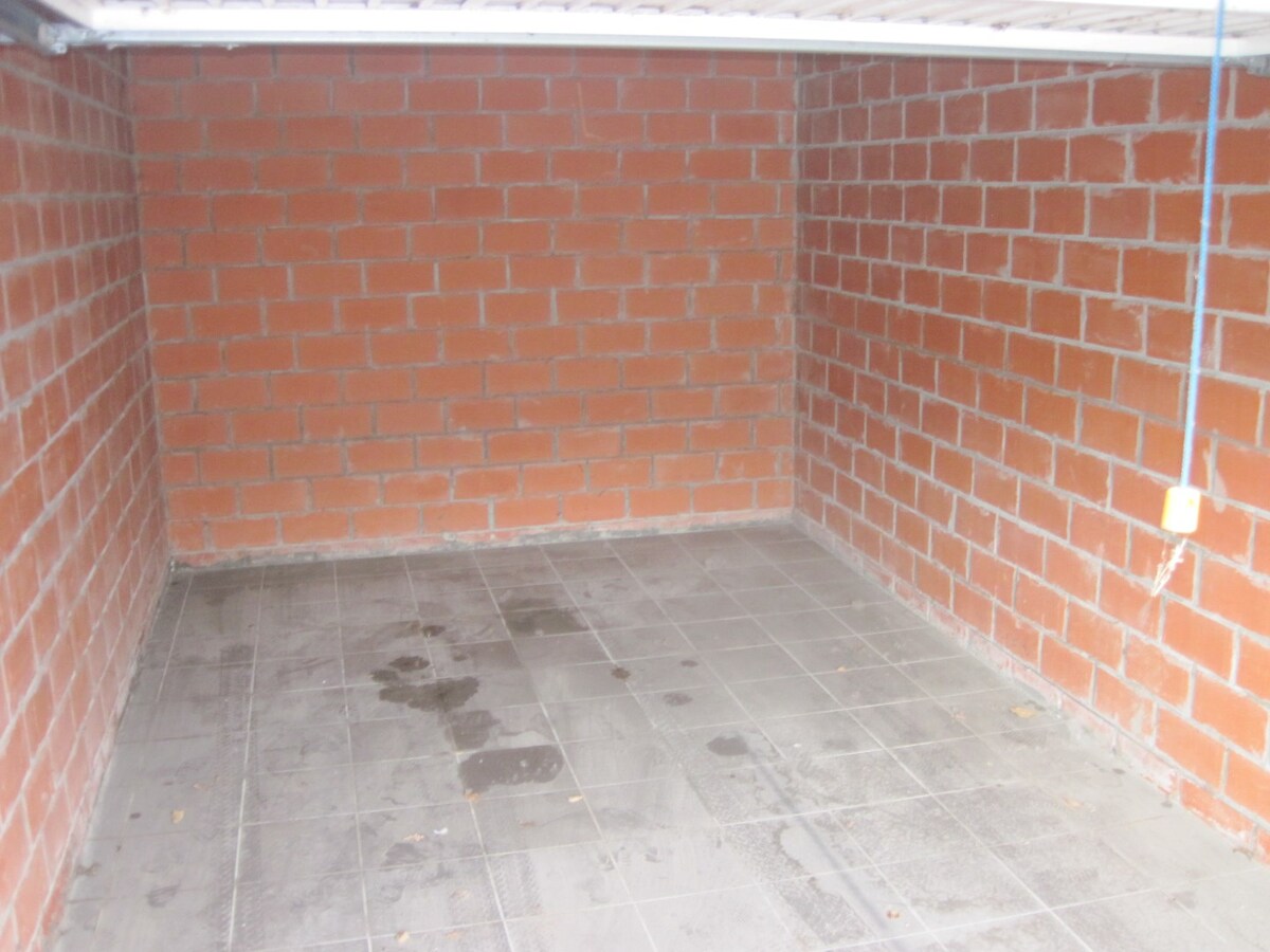 Garage in de onmiddellijke nabijheid van de Markt. 