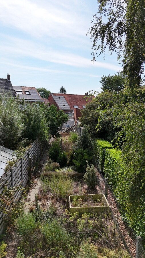 Gedeeltelijk afgebroken woning met potentieel te Koekelare 