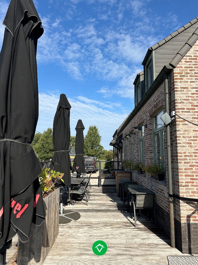 Combinatie wonen &amp; werken: horecazaak met woonst in Eernegem 