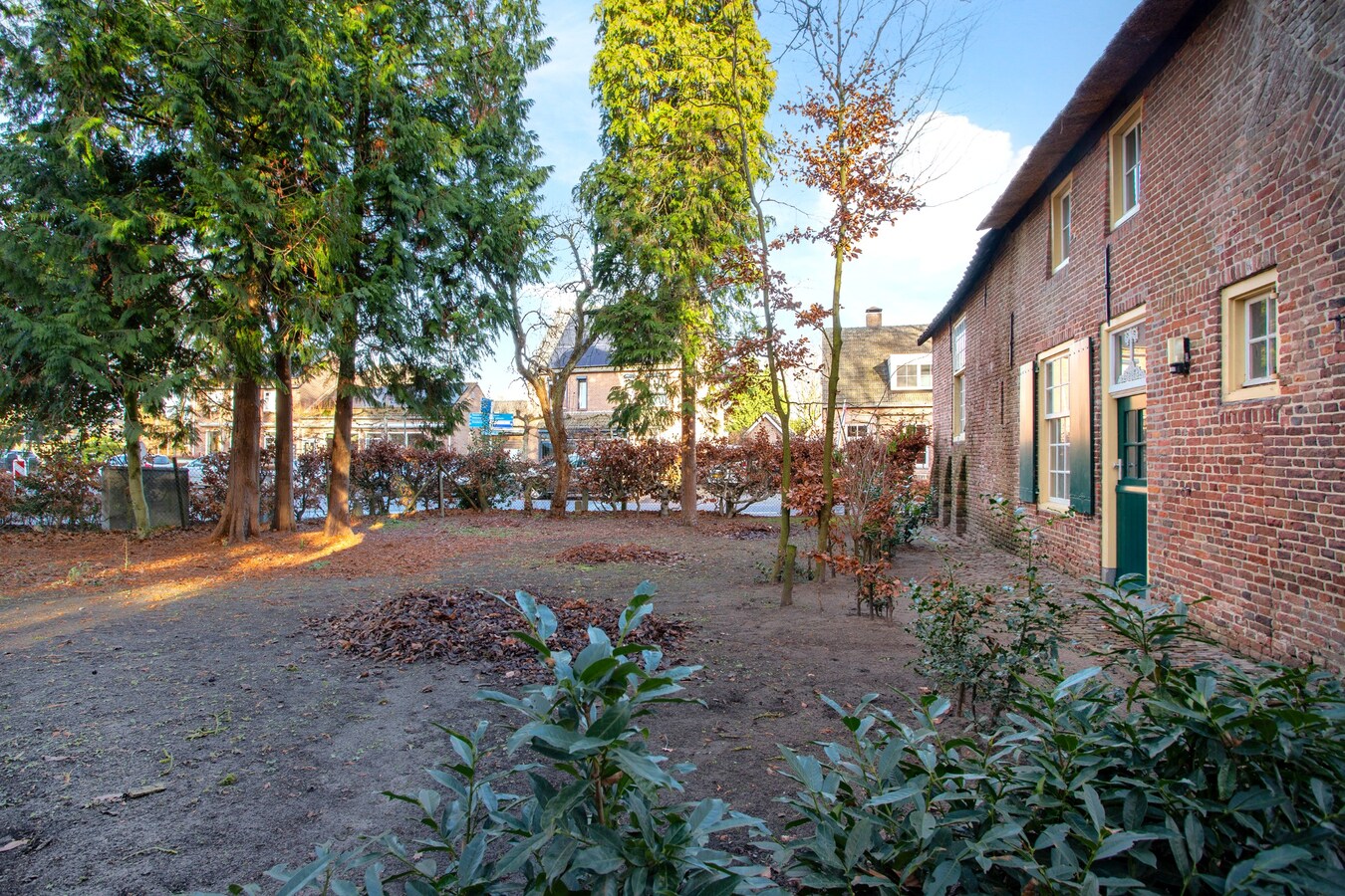 Imposante herenboerderij gelegen in het hart van Hoogeloon. 