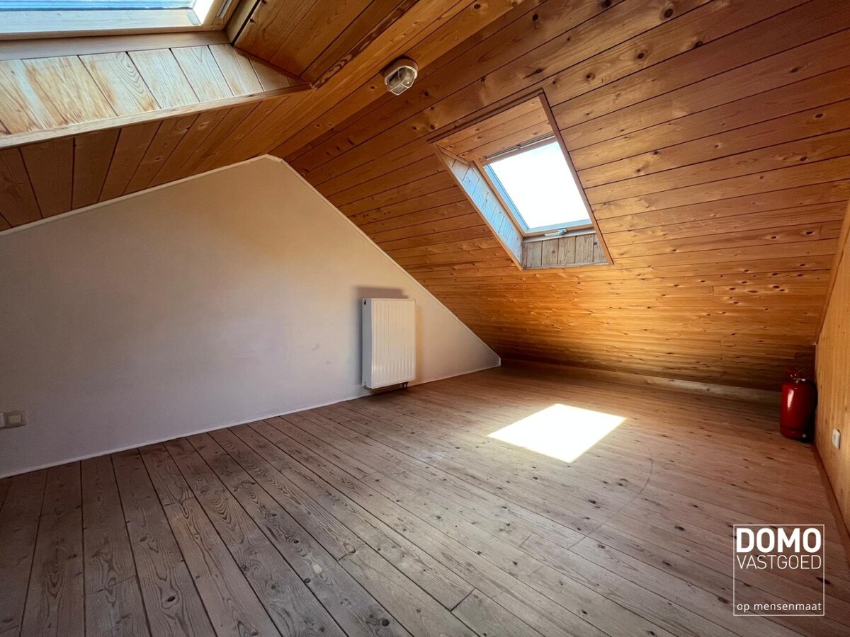 DUPLEXAPPARTEMENT MET TERRAS TE STOKROOIE 