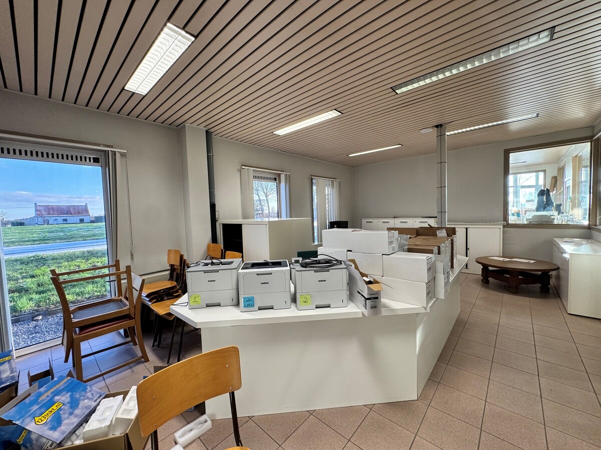 Loods met burelen te huur te Koekelare 