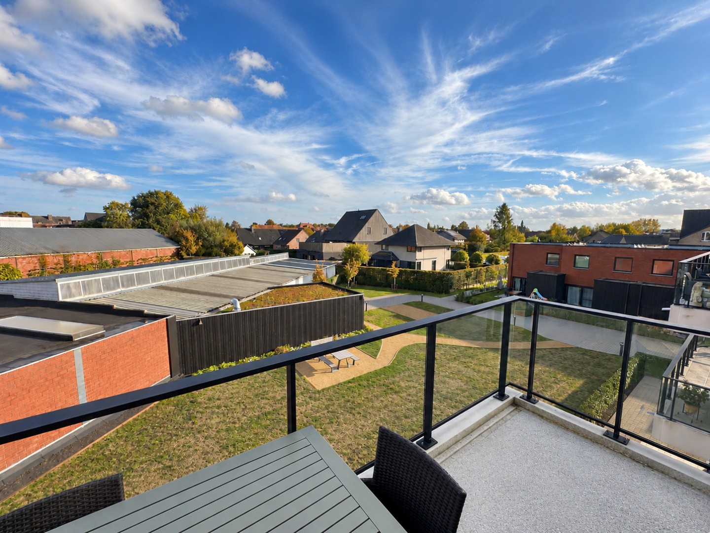 Prachtig appartement (89 m²) met 2 slpk, groot terras (en garage), Torhout 