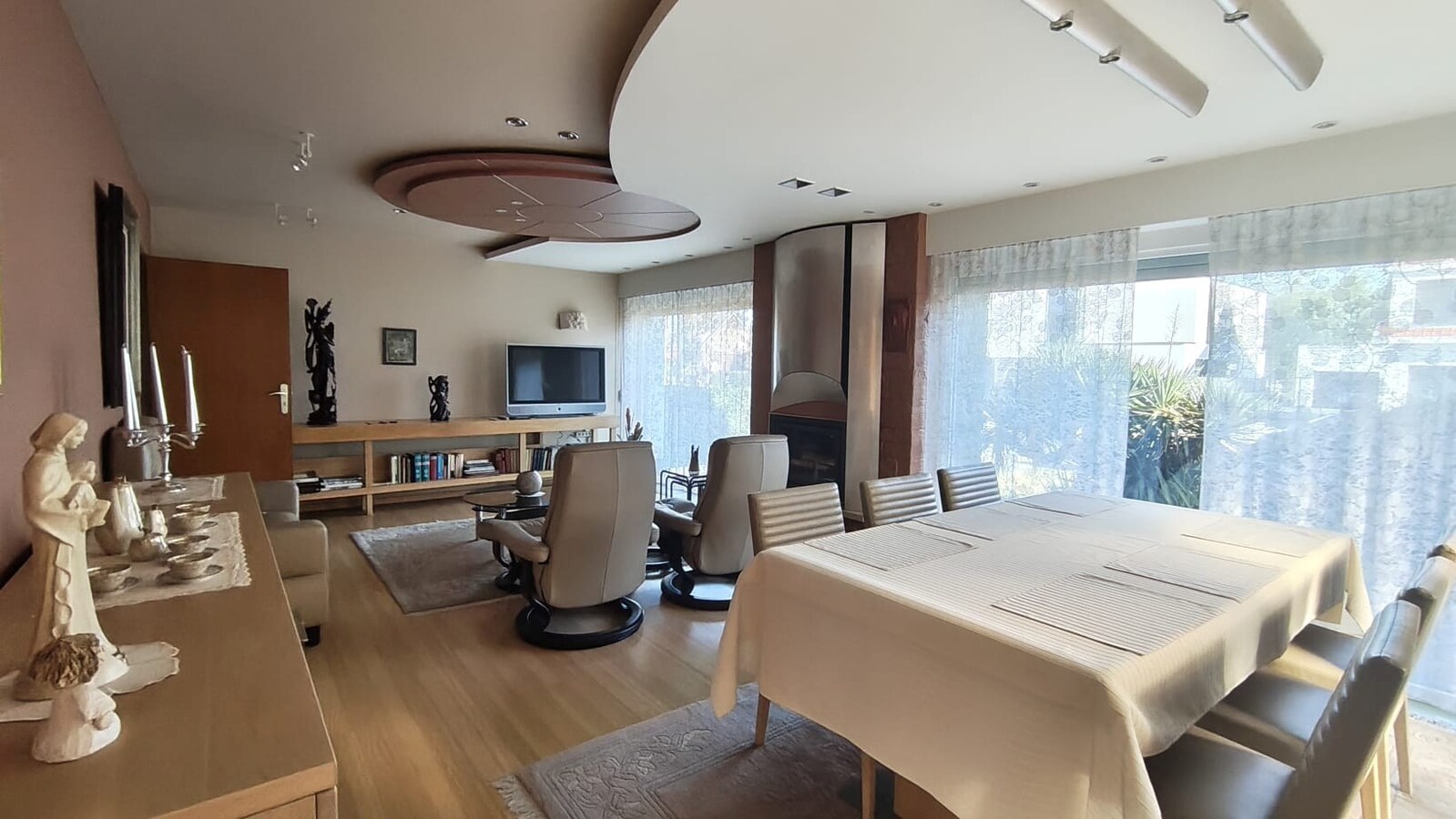 Ruime bungalow met 3 slaapkamers, tuin, terras en garage in hartje Aalter op toplocatie 