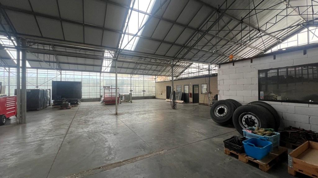 Bedrijfsgebouw te huur op zichtlocatie langs Brusselsesteenweg in Merelbeke-Melle