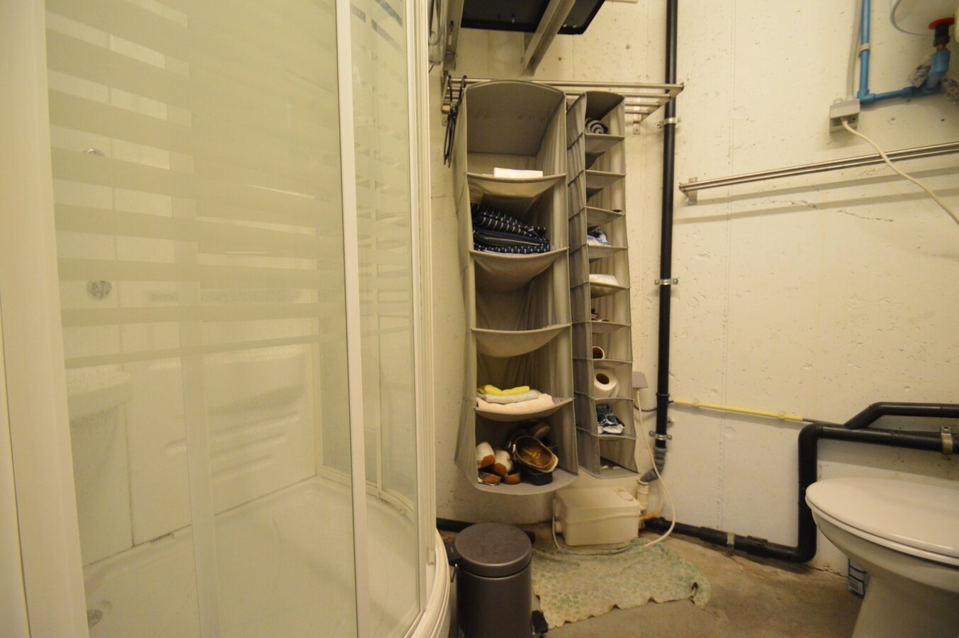 Handelspand vlakbij het strand en zeilclub - Duinbergen 