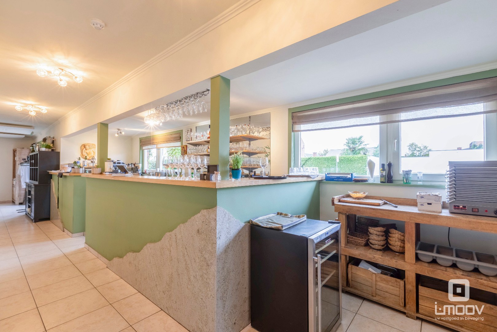 Te koop- Gebruiksklaar restaurant met terras en appartement in hartje Hijfte (Lochristi) 