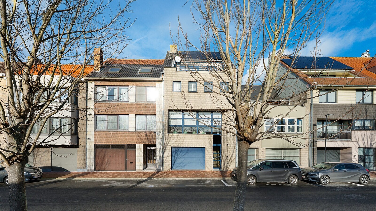 Ruime gezinswoning met inpandige garage en gezellige tuin. 