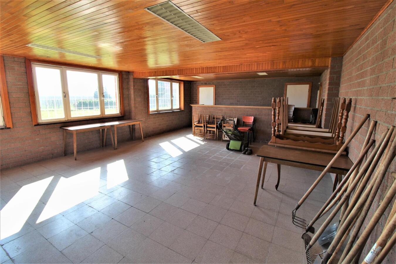 Te renoveren woning met bijgebouwen en weiland op ca. 75a te Kortenaken (Vlaams-Brabant) 