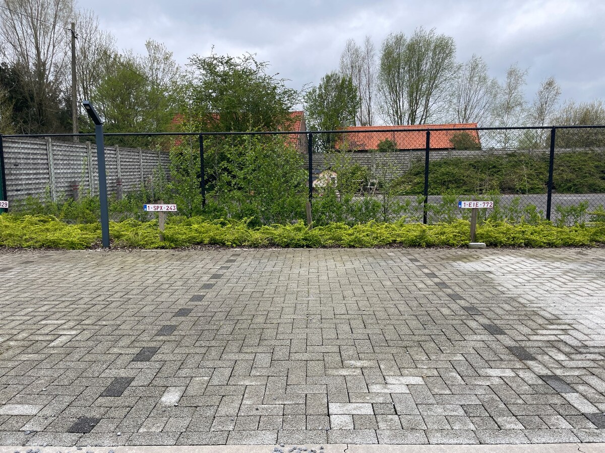 Appartement met één slaapkamer en autostaanplaats in rustige residentie! 