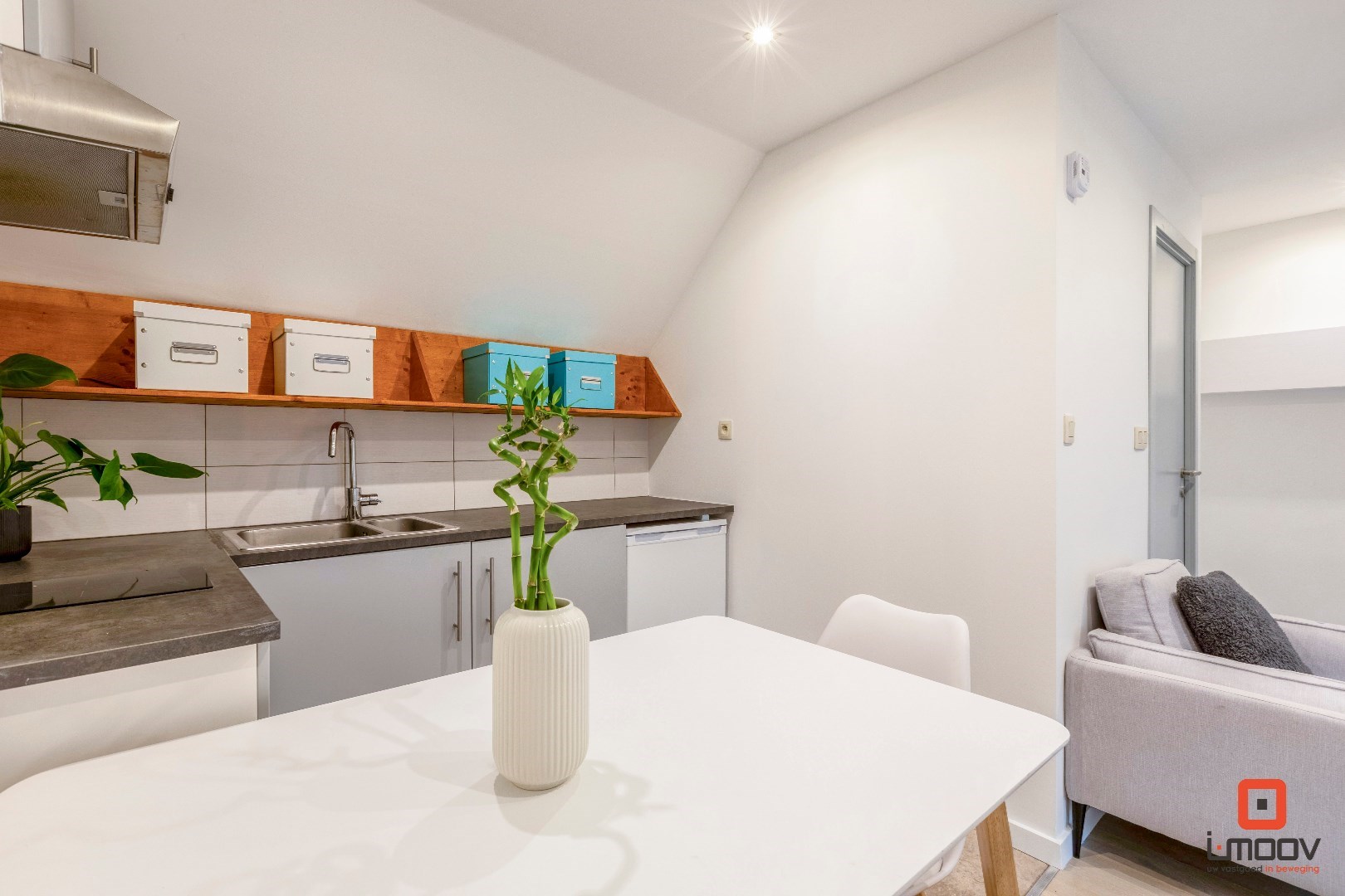 Gerenoveerd huis met 2 badkamers en 2 keukens 