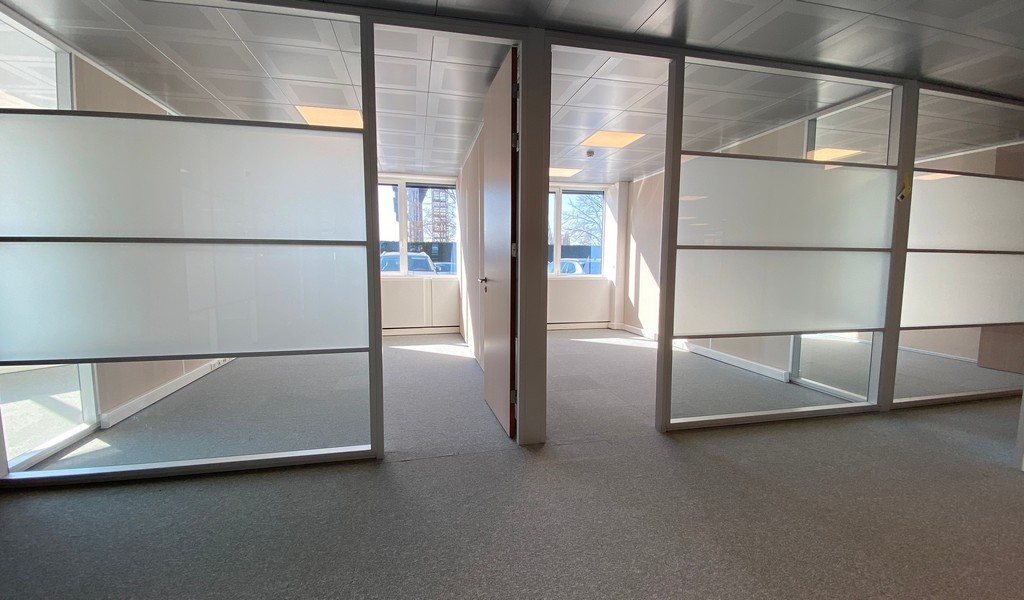 Kantoorruimte te huur in Sluispark aan R4 in Merelbeke