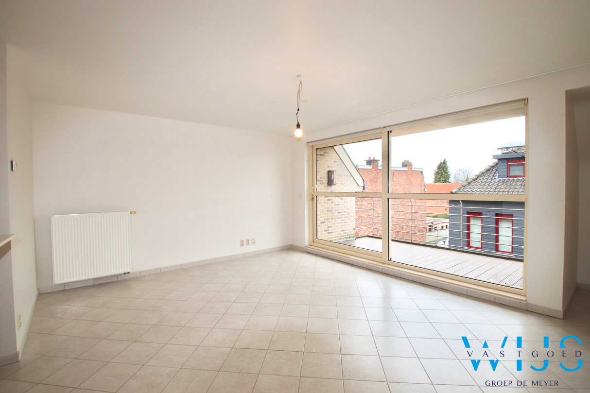 Instapklaar 3 slaapkamerappartement met garage in hartje Assenede ! 