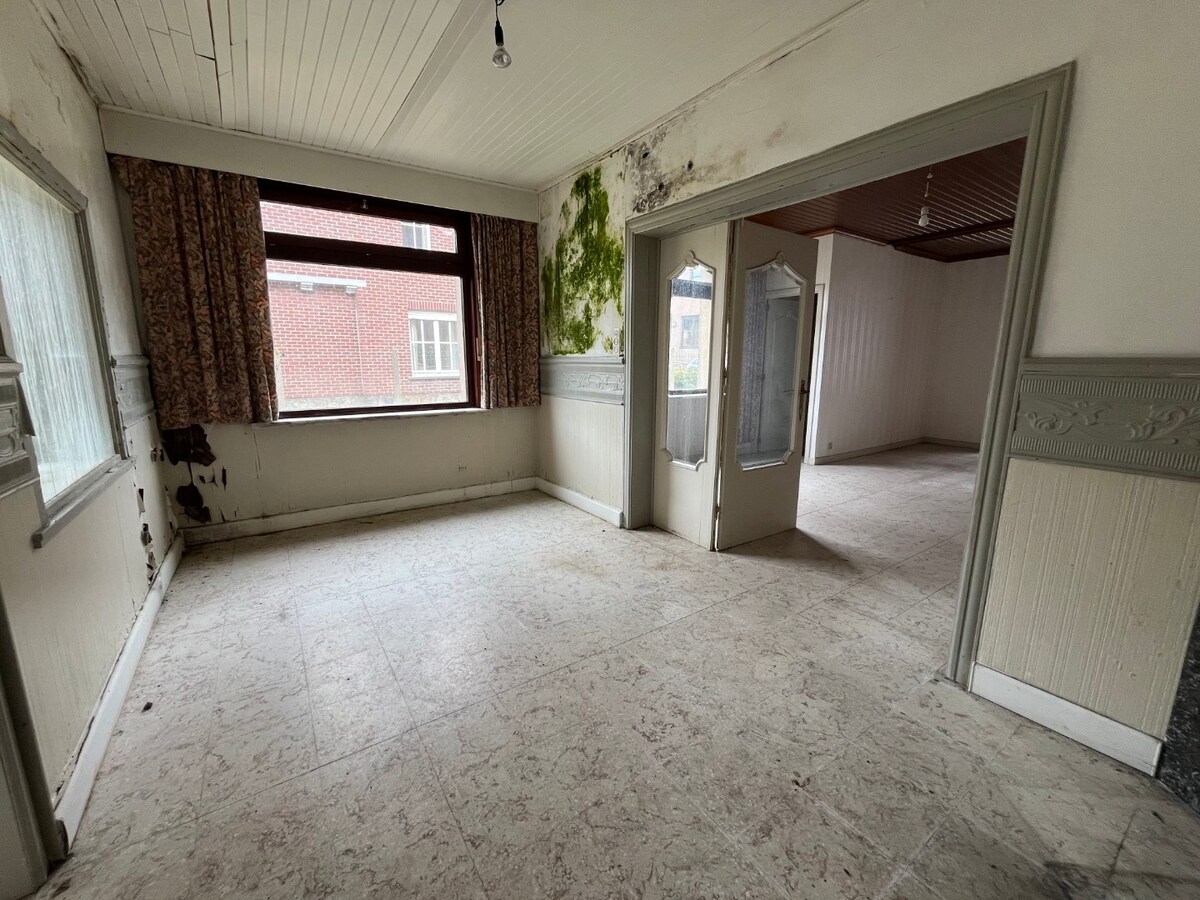 Te renoveren half open bebouwing te Gavere 