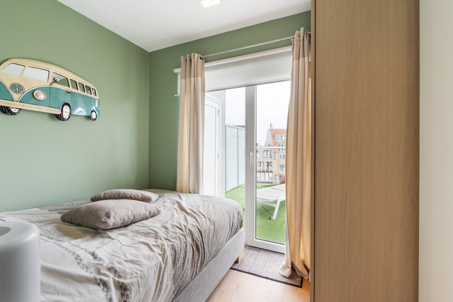 Appartement PENTHOUSE de 2 chambres entièrement rénové situé sur la Kustlaan à 50m à pied de la digue d'Albertstrand. 