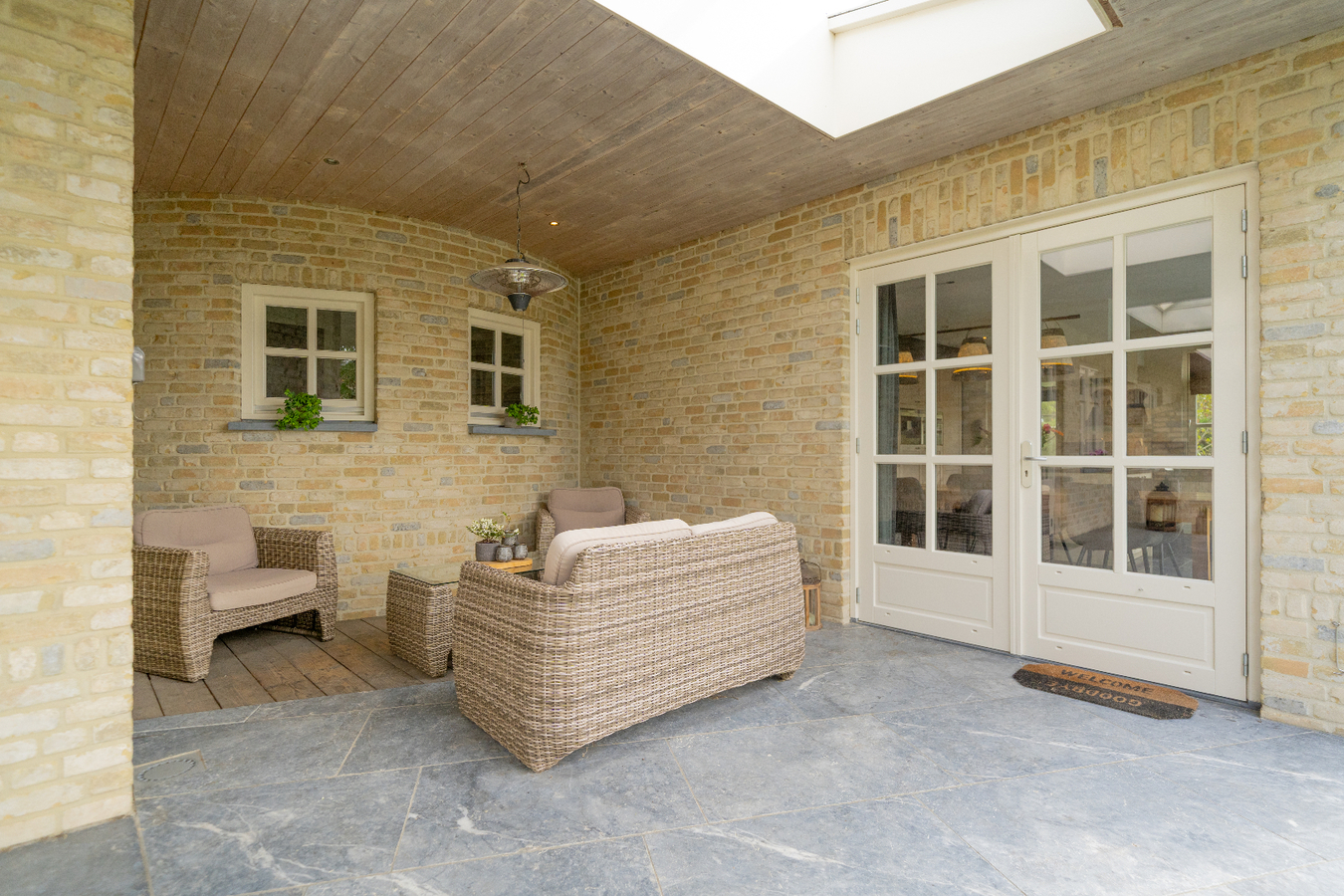 Stunning equestrian estate on approximately 3.5 ha/8.65 acres in Poppel 