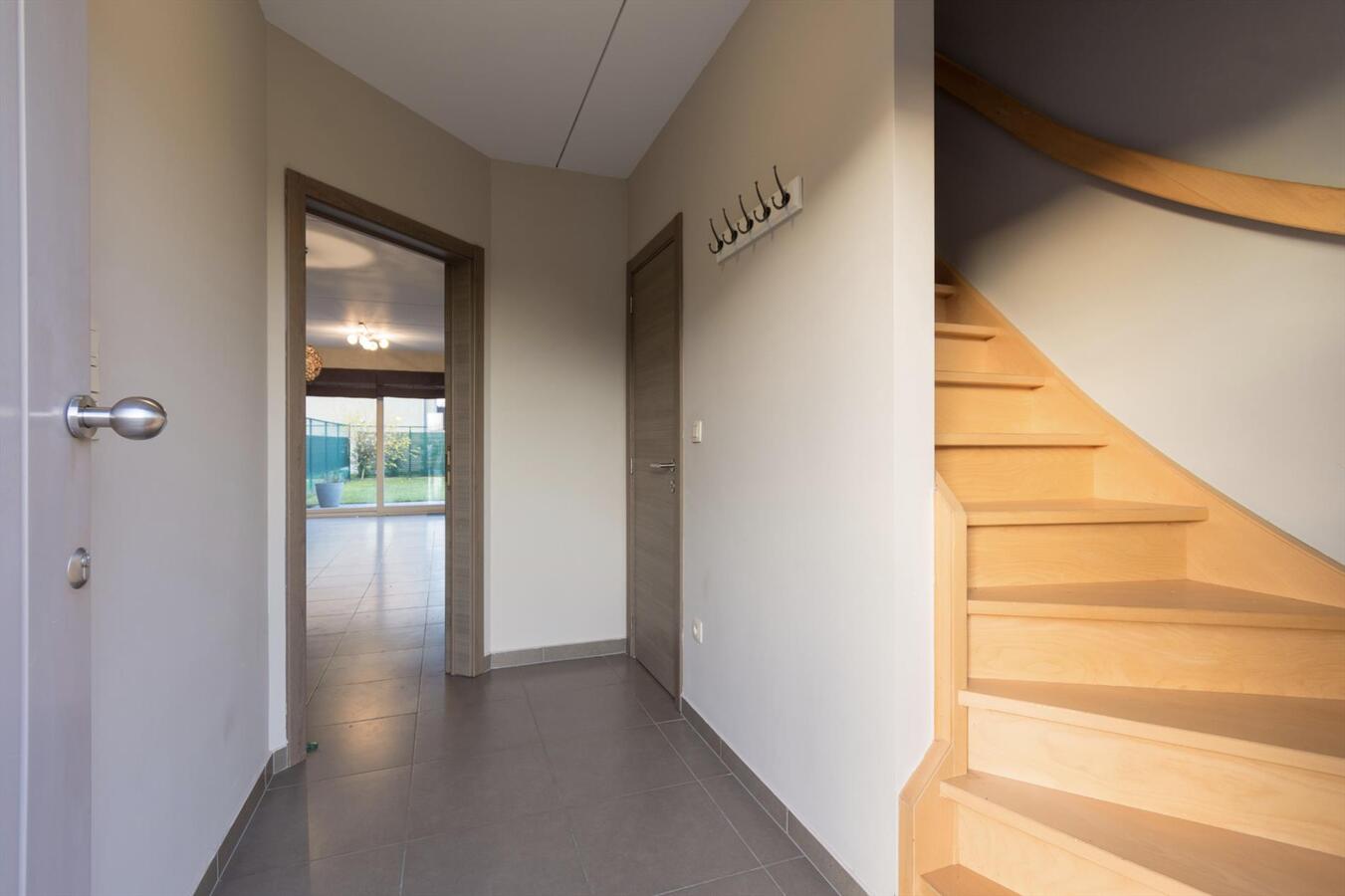 Goed gelegen recente pastoriewoning 