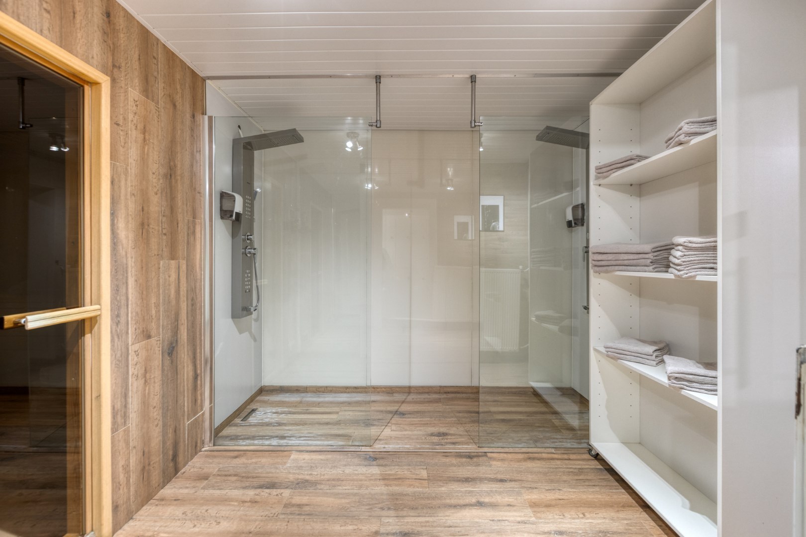 Handelshuis met tal van mogelijkheden in Geel 