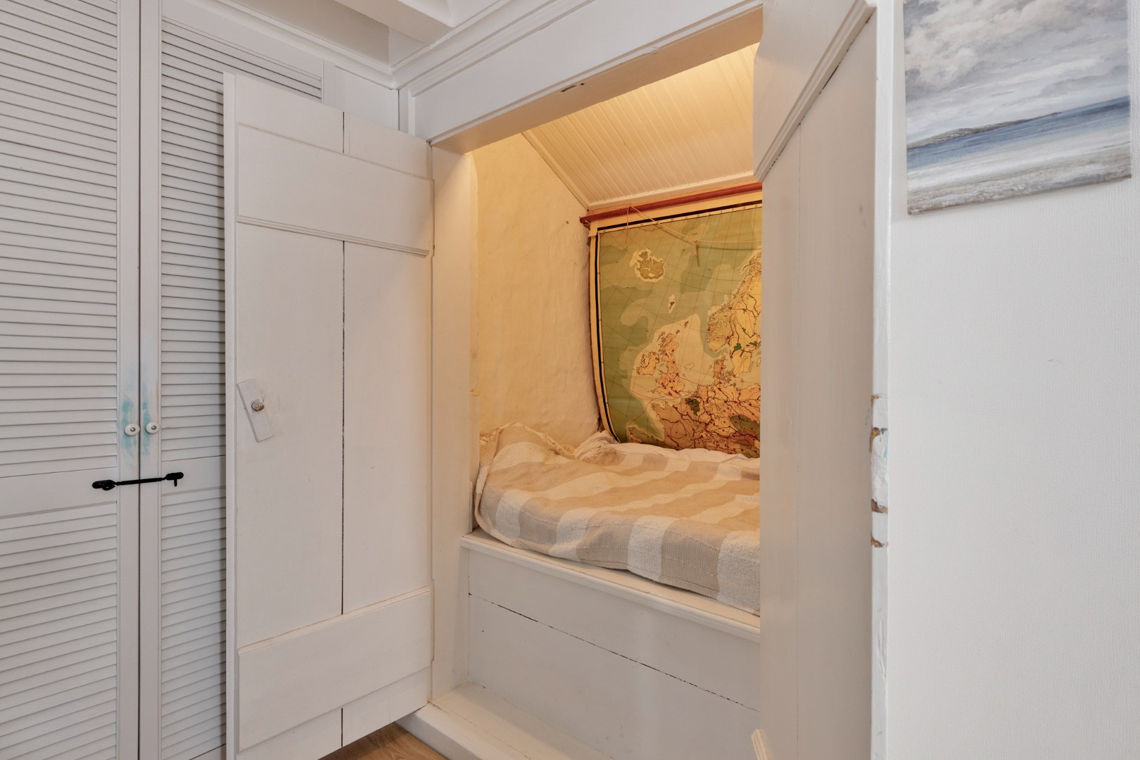 Sfeervol gerenoveerde dijkwoning met riante schuur. 