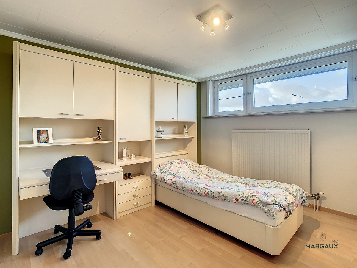 Instapklare halfopen bebouwing in rustige straat 