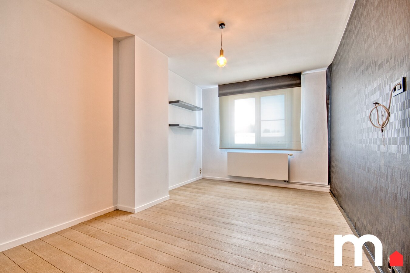 Multifunctioneel bedrijfsgebouw (Showroom + Atelier + Woning) op toplocatie te Rekkem ! 