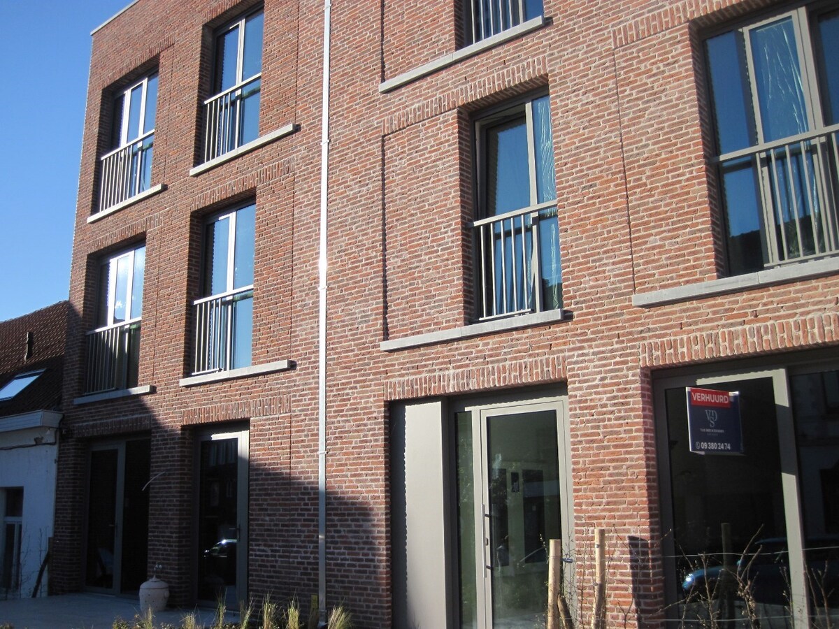 BIJZONDER ruim appartement (E-peil  