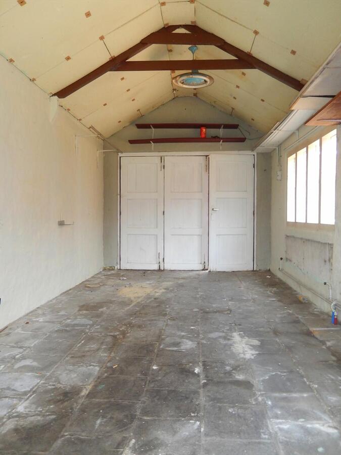 Ruime woning met zuidgerichte tuin 