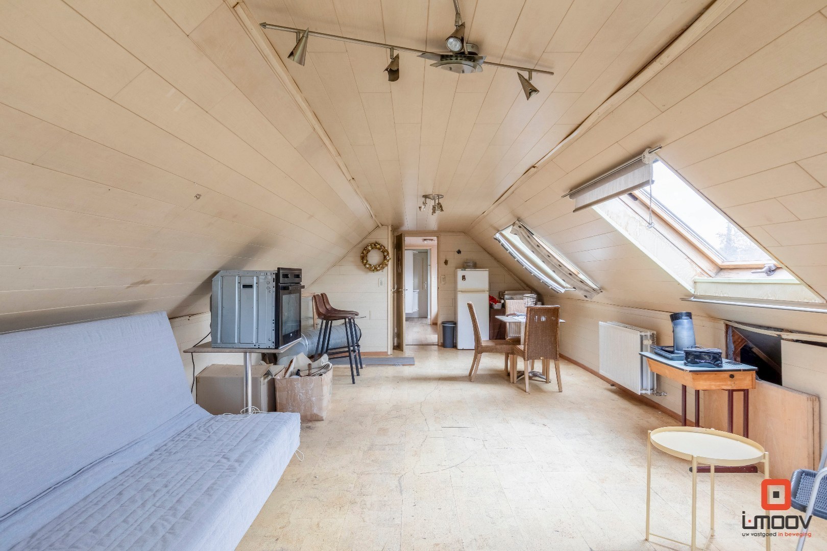 Te koop- Gebruiksklaar restaurant met terras en appartement in hartje Hijfte (Lochristi) 