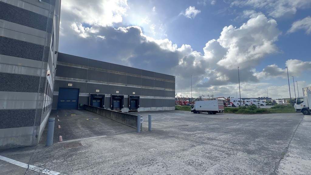 Logistiek magazijn te huur in bedrijvenpark Waregem-Zuid