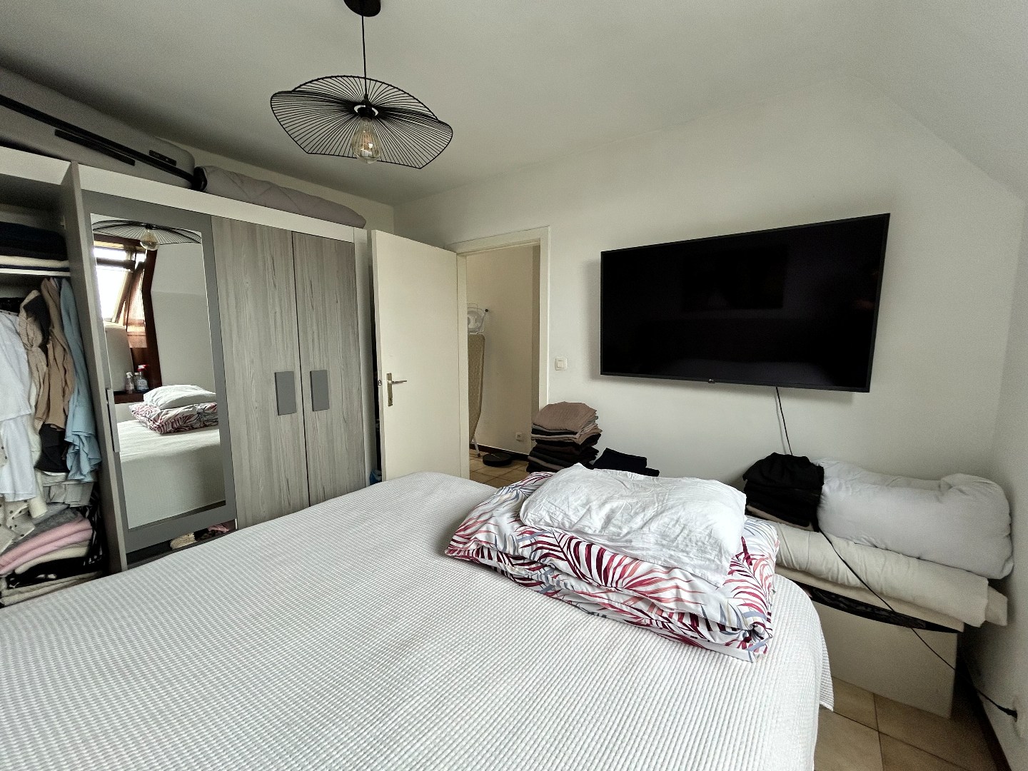 Ruim appartement met 2 slaapkamers en garage 
