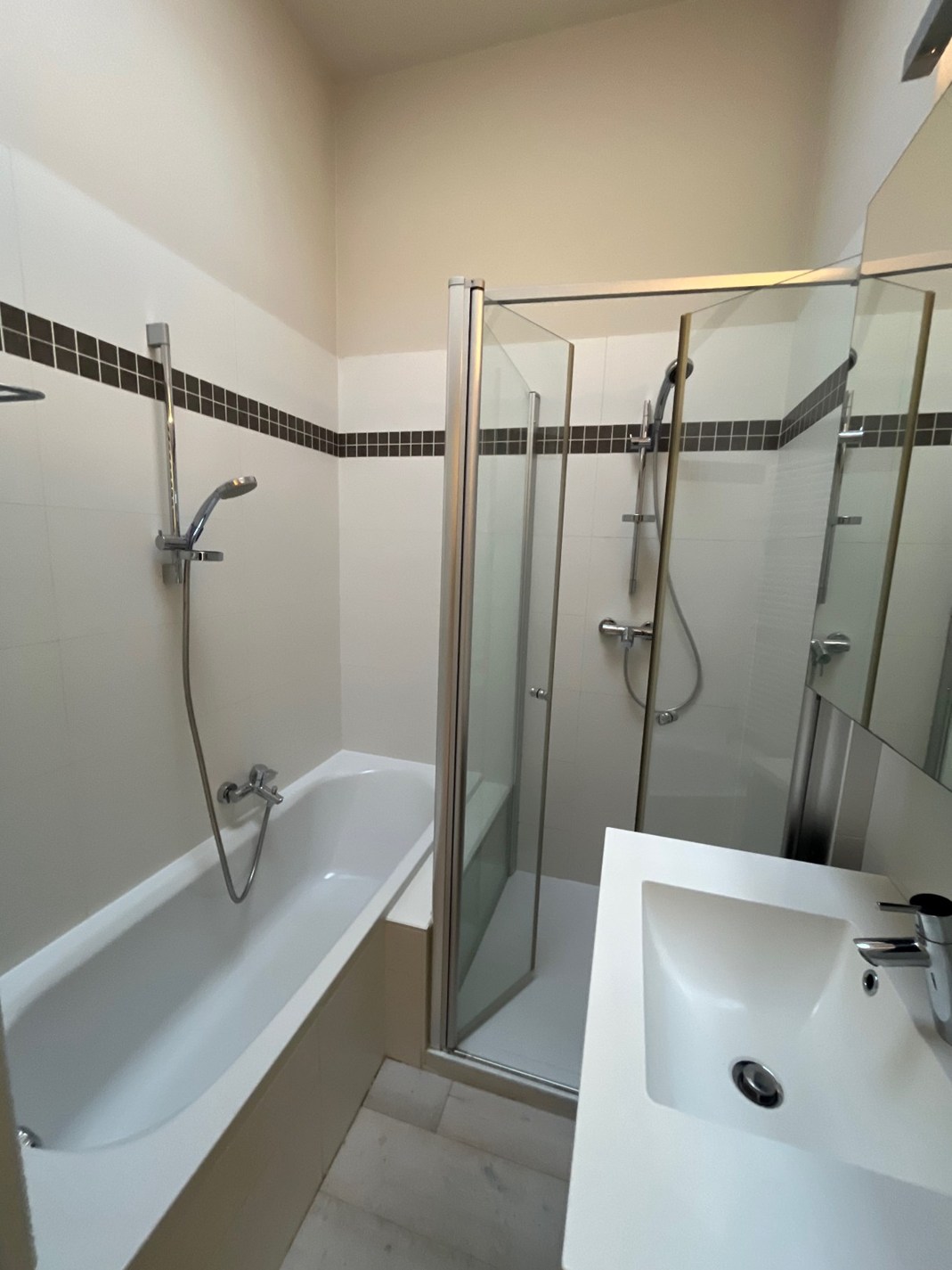 Appartement en duplex récent non meublé avec balcon orienté sud. 