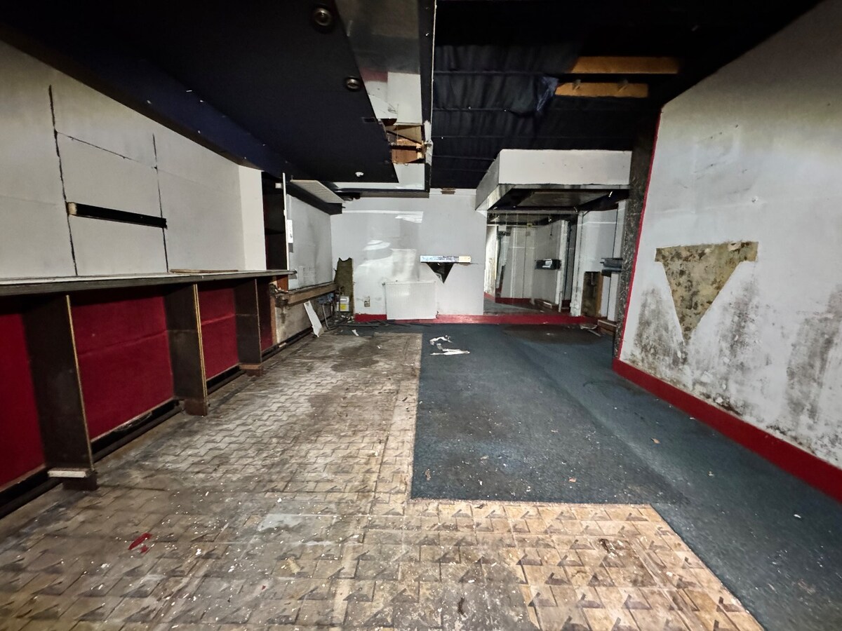 Te renoveren handelshuis te Eernegem 