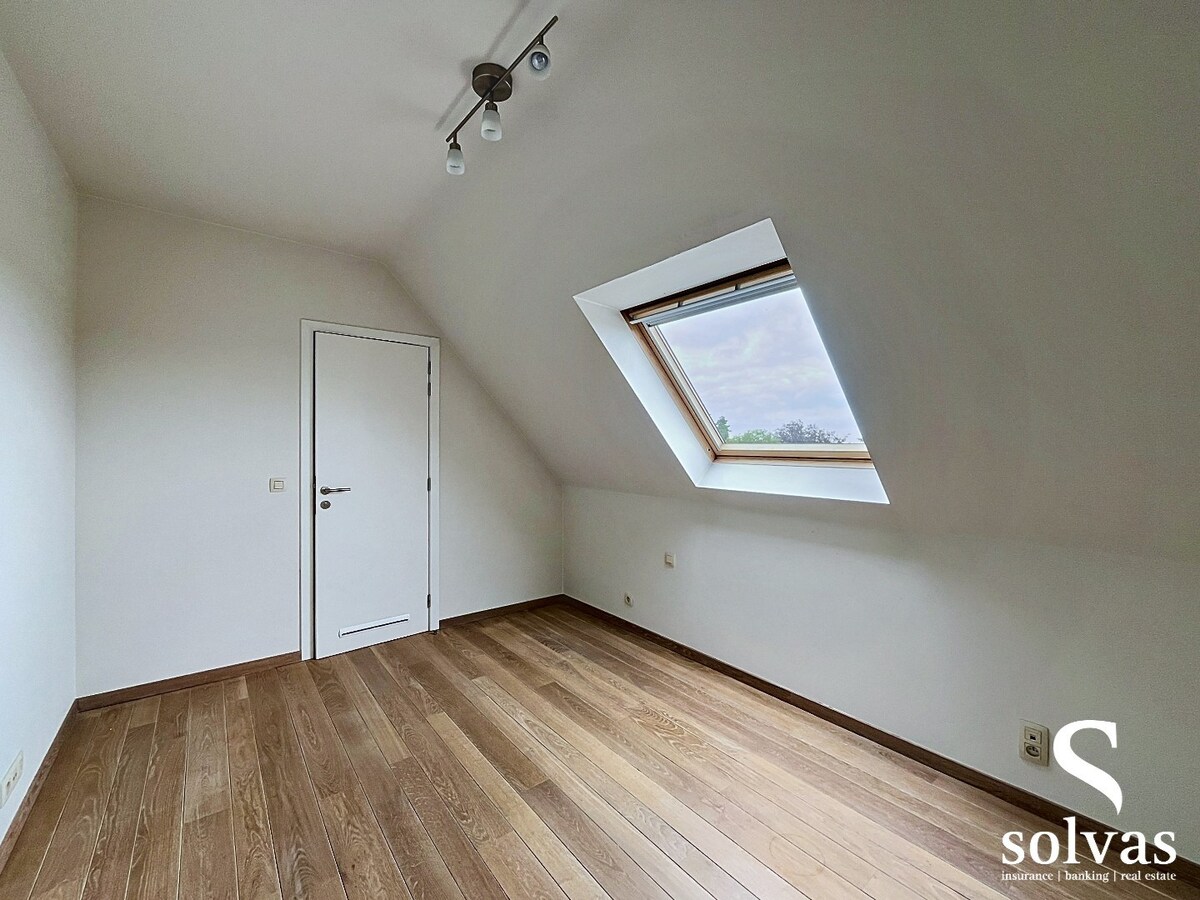 Zéér mooi en ruim appartement te huur in centrum Waarschoot 