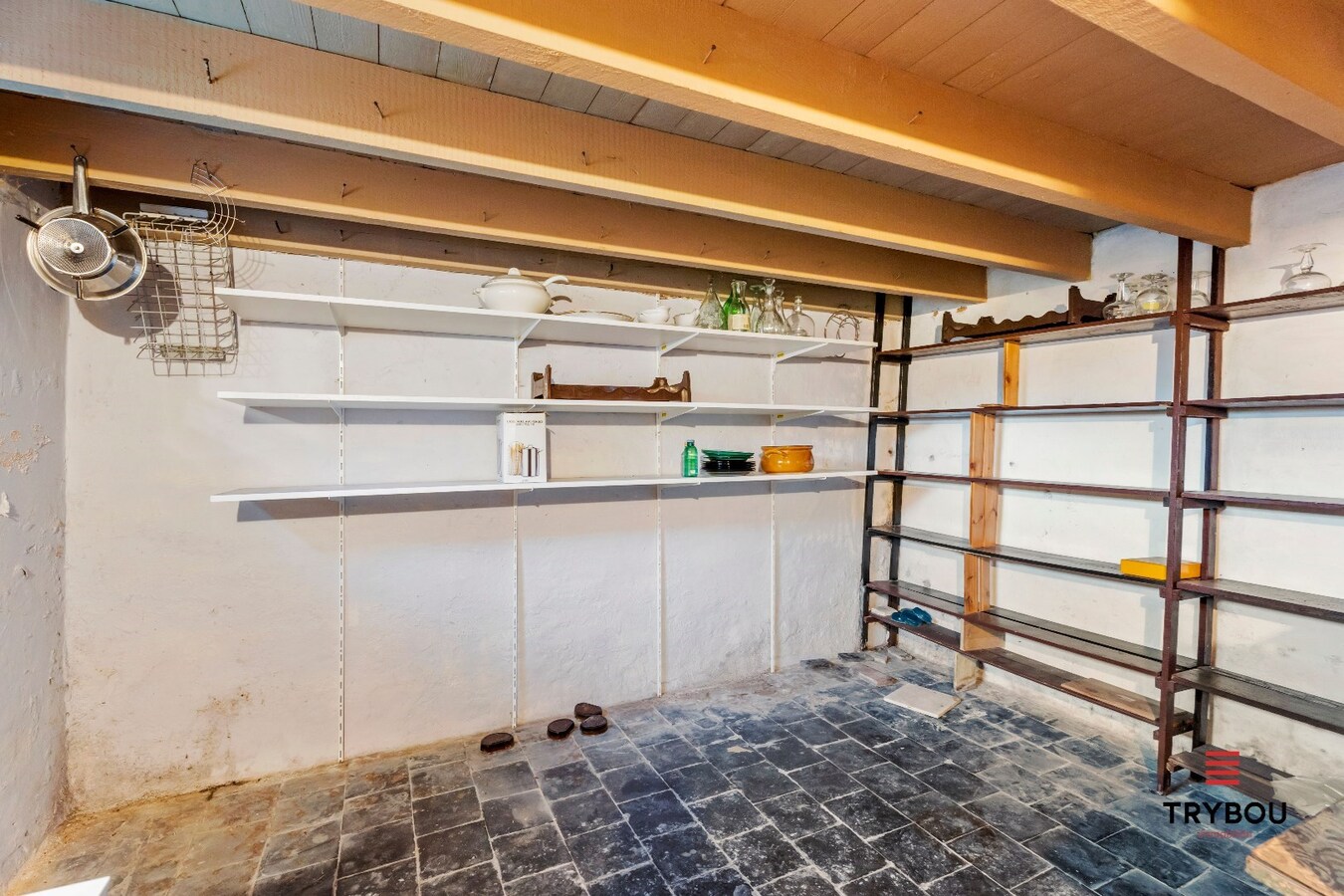 Zeer ruime gezinswoning in het centrum van Merkem 