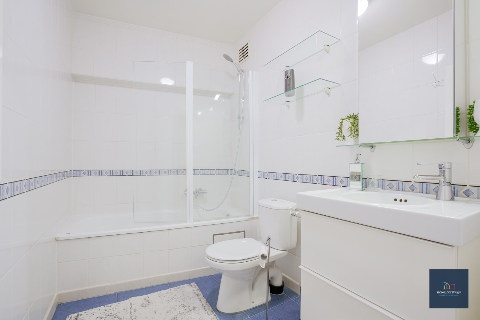 Stijlvol 1 slaapkamer appartement met 2 terrassen, kelder en garagebox 